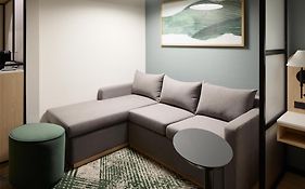 Hyatt Place Montreal Airport